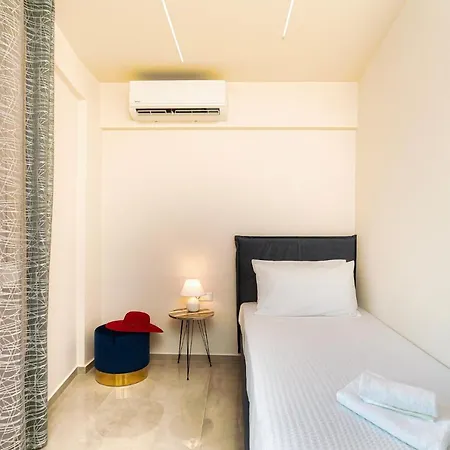 Ephantasy Living - Luxury With Roof Garden * Kalamaki (Heraklion)